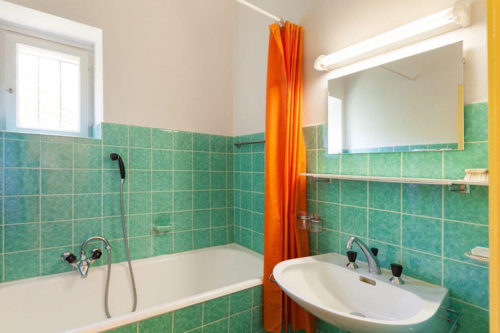 Modernizing Your Outdated Bathroom