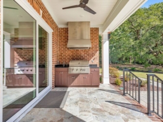 outdoor kitchens, hoods